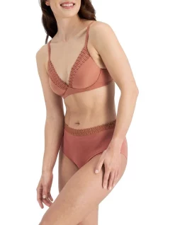 Flash Sale ❤️ Berlei Understate Wirefree Lace Bra In Rouge 🧨 -Outlet balconette-bras-lingerie Store unnamed file 1008